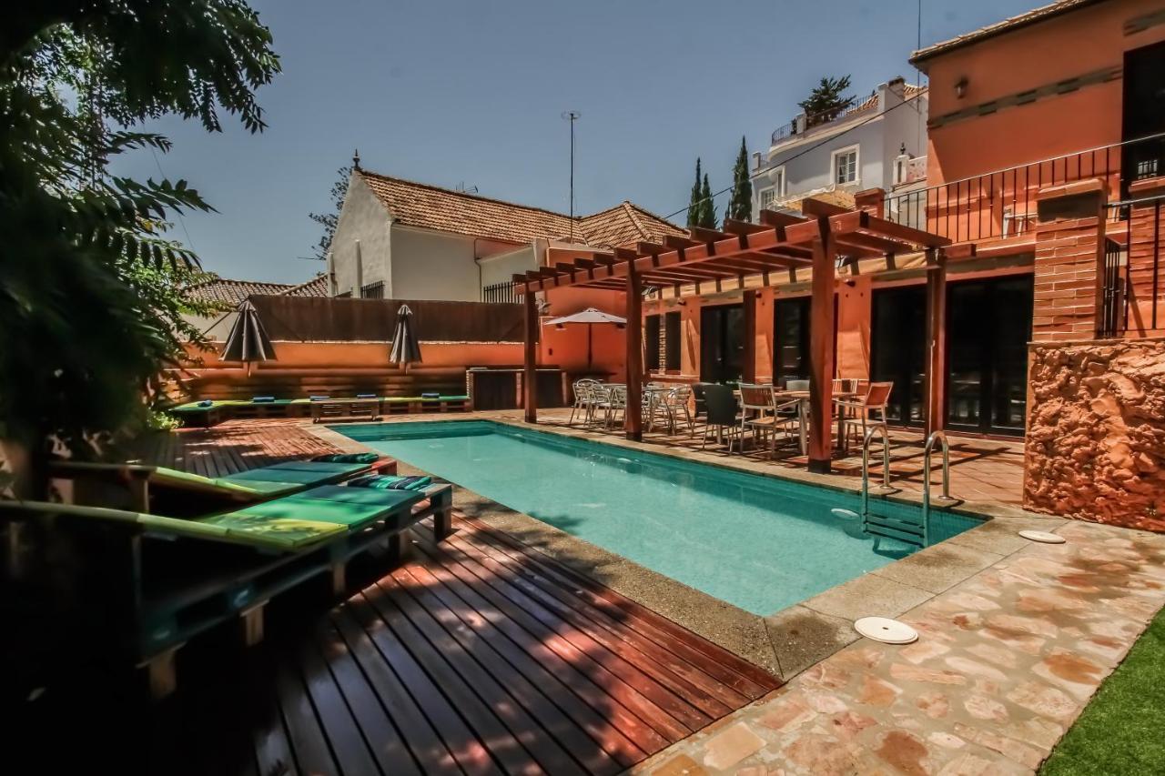 Villa Regionalista 1919: Seaside Retreat with Heated Pool Malaga Exterior photo