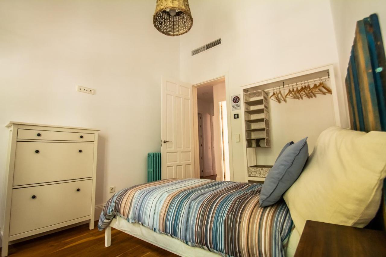 Villa Regionalista 1919: Seaside Retreat with Heated Pool Malaga Exterior photo